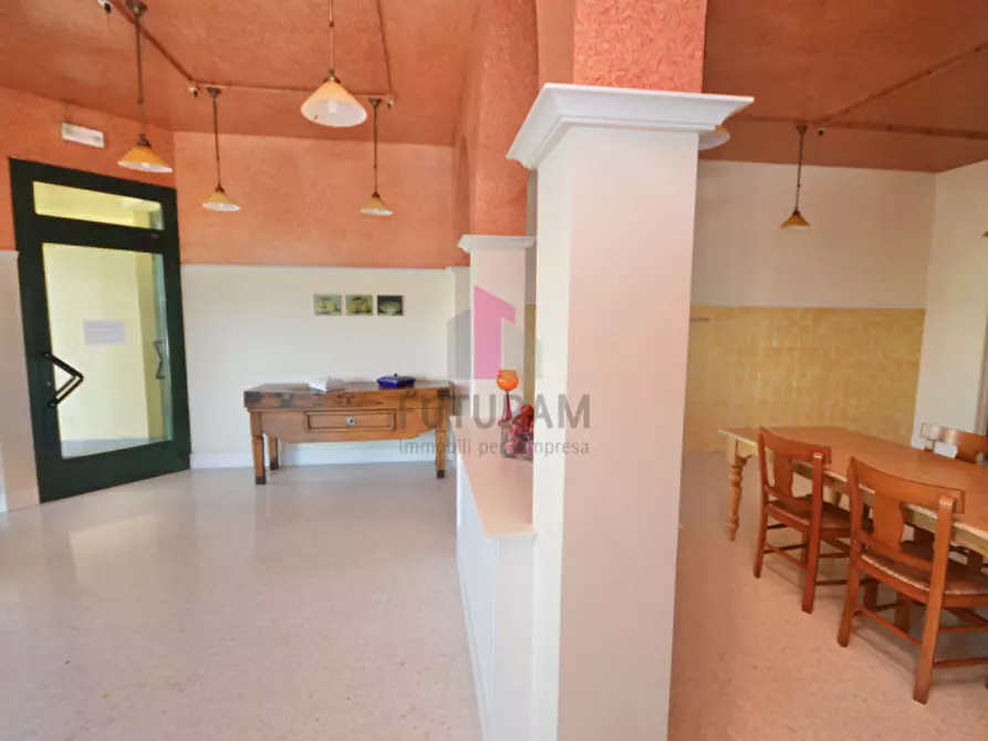 Immagine 8 di Negozio in affitto  a Grisignano Di Zocco