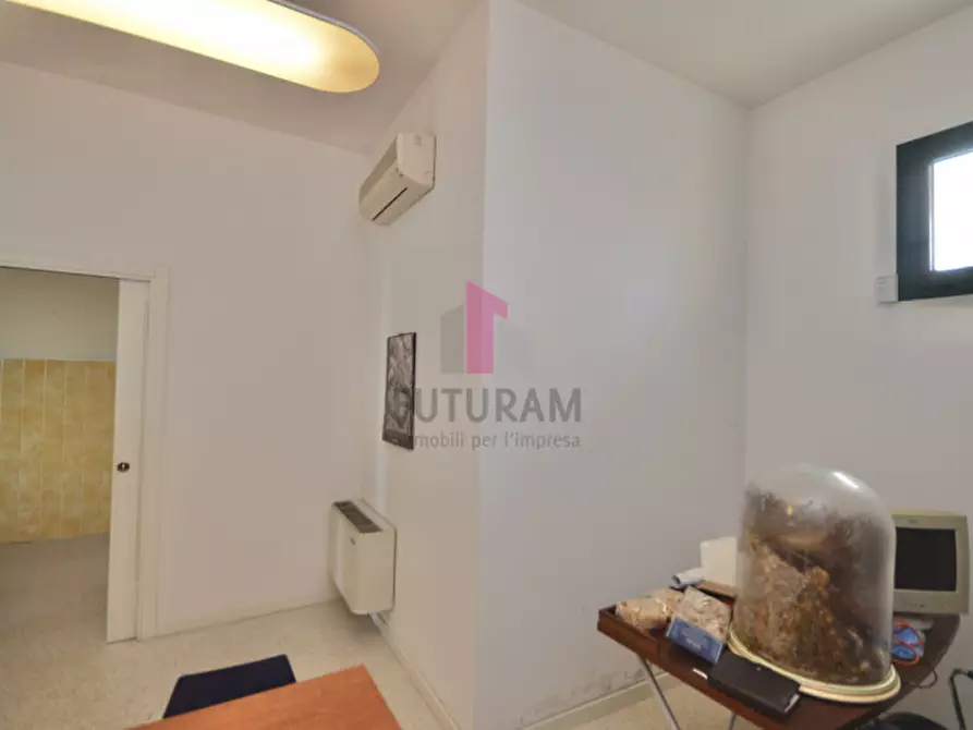 Immagine 16 di Negozio in affitto  a Grisignano Di Zocco