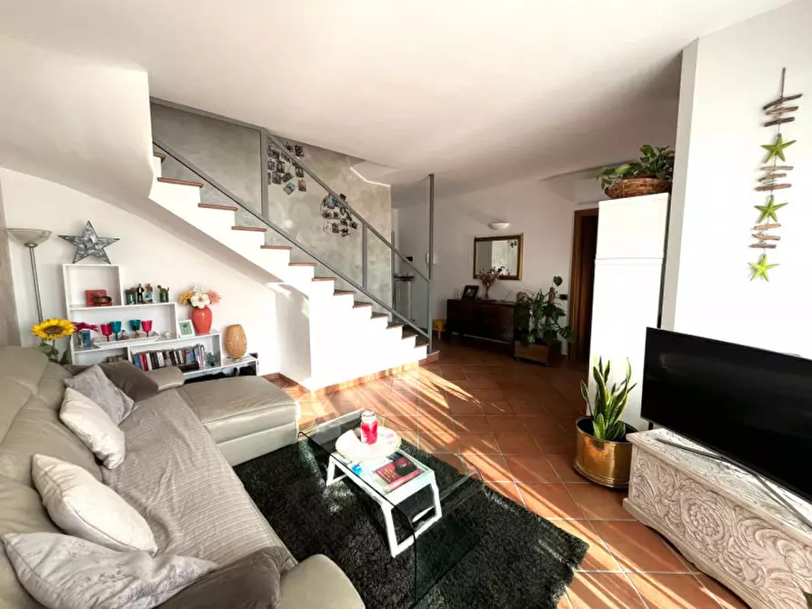 Immagine 4 di Appartamento in vendita  in Via Luigi Cadorna a Buccinasco