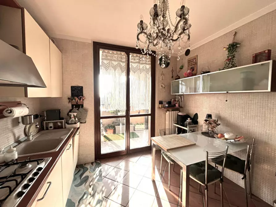 Immagine 10 di Appartamento in vendita  in Via Luigi Cadorna a Buccinasco