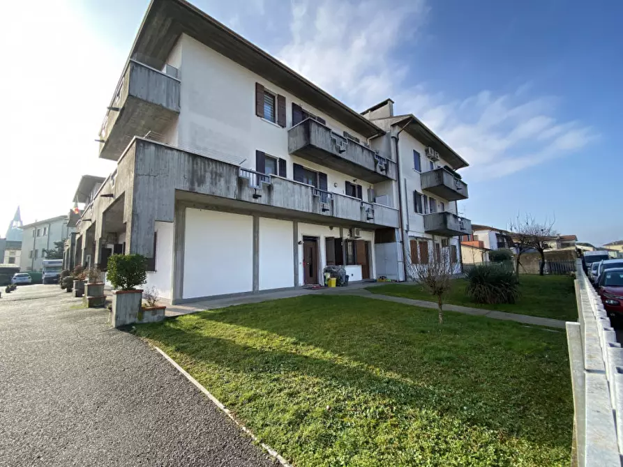 Immagine 1 di Appartamento in vendita  in Via Roma a Vigasio