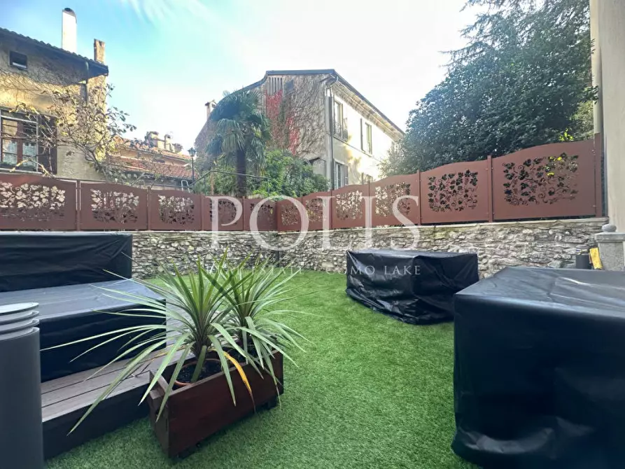 Immagine 2 di Appartamento in vendita  a Como