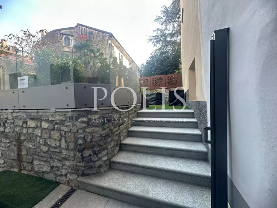 Immagine 8 di Appartamento in vendita  a Como