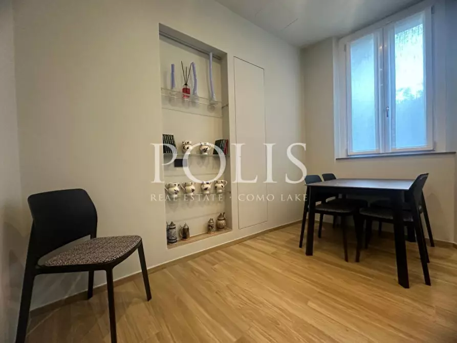 Immagine 17 di Appartamento in vendita  a Como