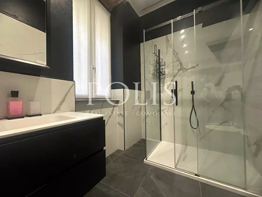 Immagine 26 di Appartamento in vendita  a Como