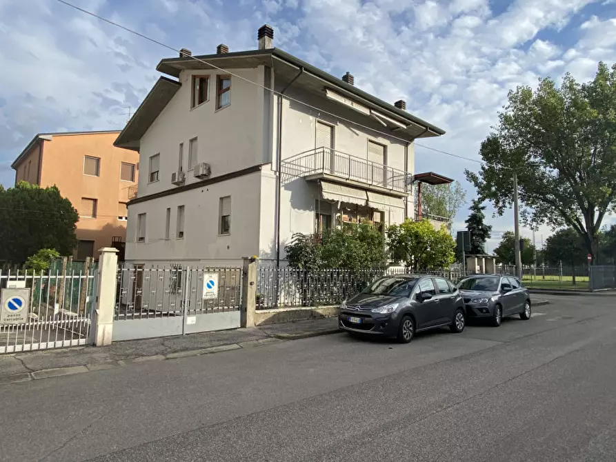 Immagine 1 di Appartamento in vendita  in Via Velino 35 a Verona