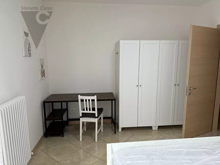 Immagine 5 di Camera in affitto  a Legnaro