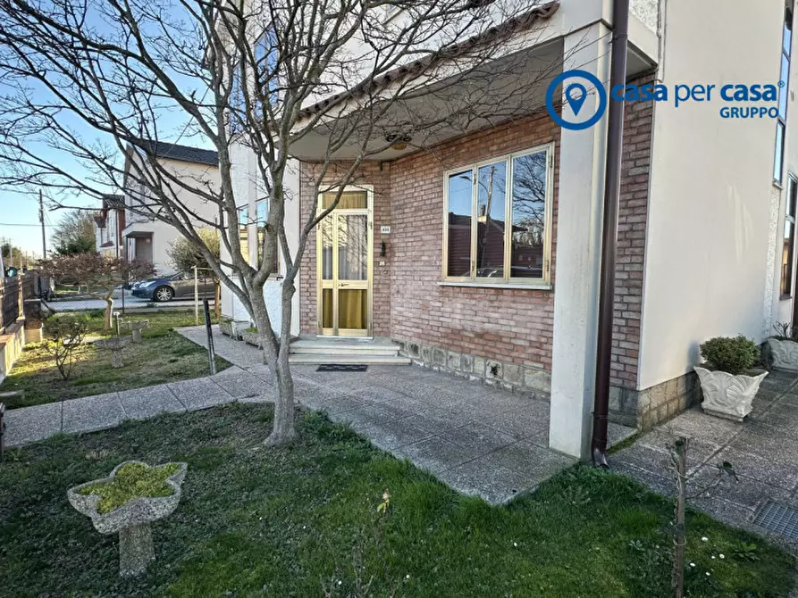 Immagine 2 di Casa indipendente in vendita  in Via Guglielmo Marconi a Pontecchio Polesine