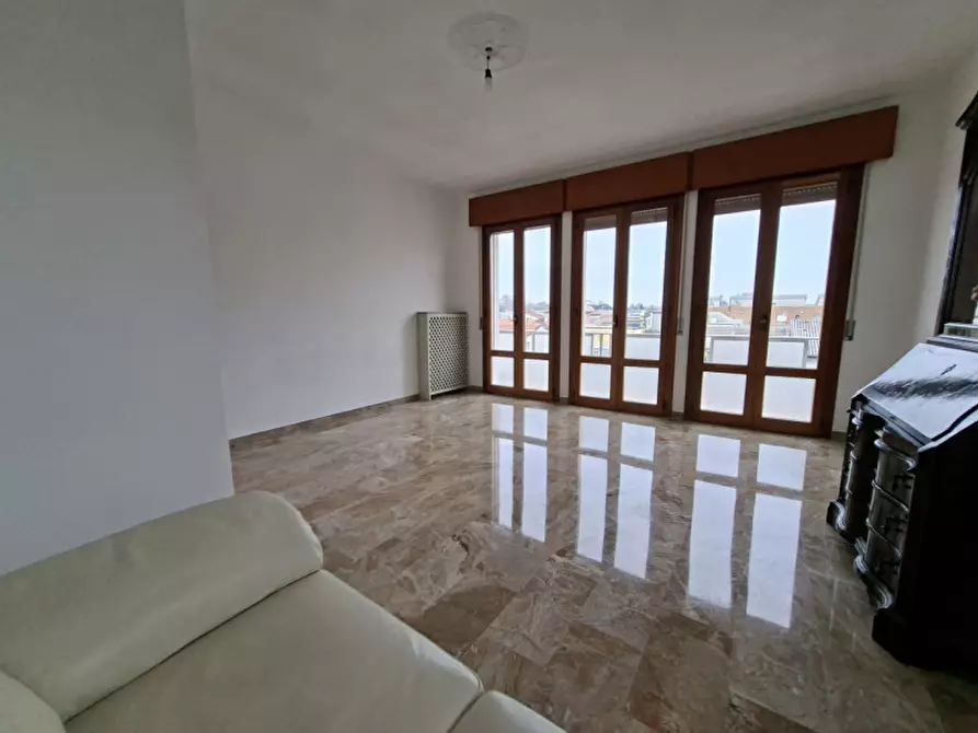 Immagine 1 di Appartamento in vendita  in Via Giacomo Leopardi a Mira