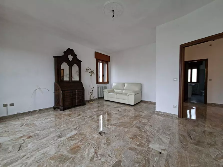 Immagine 4 di Appartamento in vendita  in Via Giacomo Leopardi a Mira