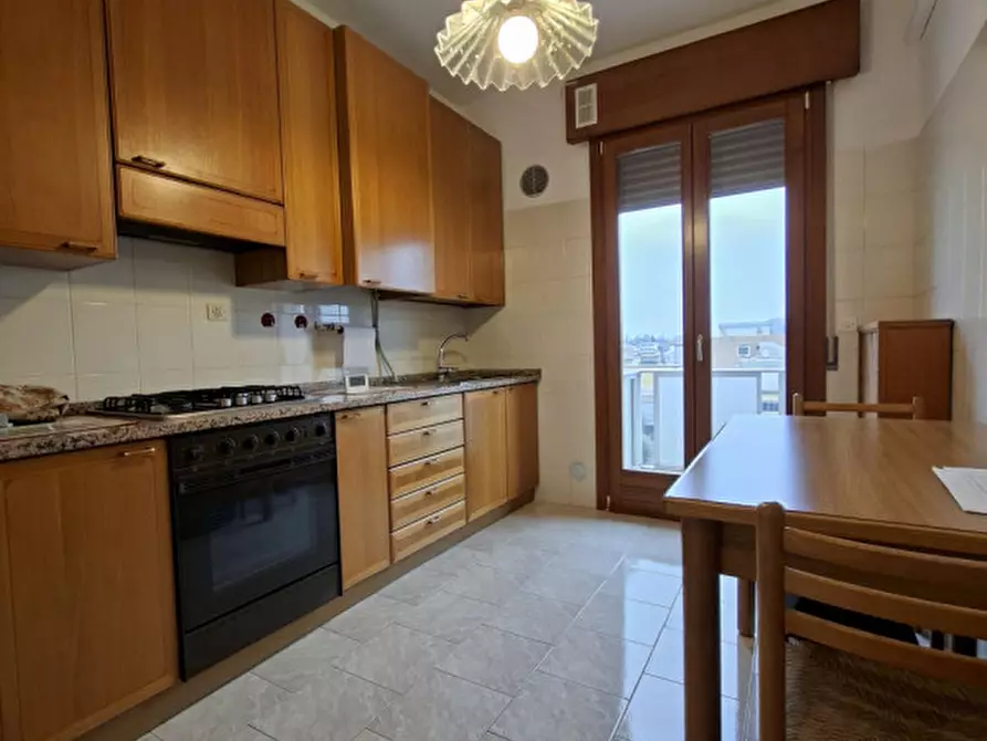 Immagine 8 di Appartamento in vendita  in Via Giacomo Leopardi a Mira