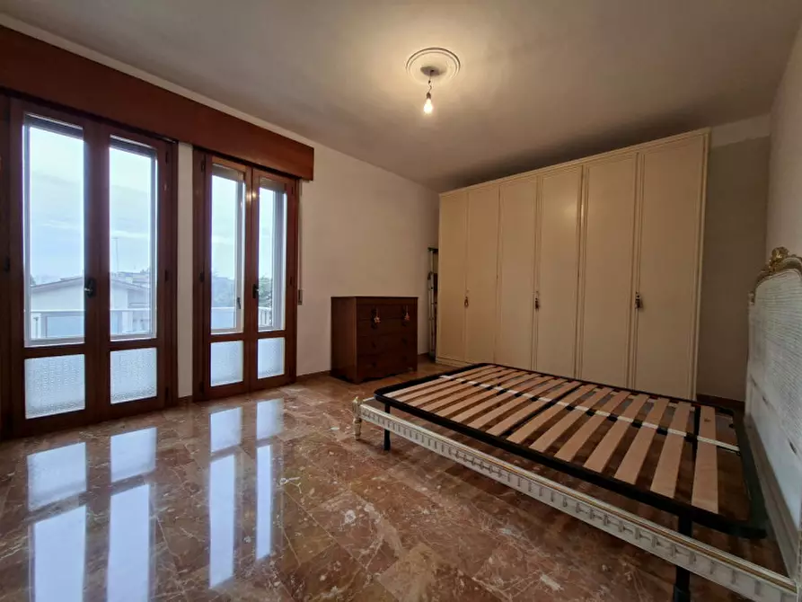 Immagine 13 di Appartamento in vendita  in Via Giacomo Leopardi a Mira