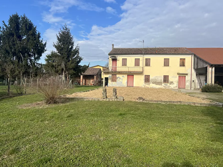 Immagine 1 di Rustico / casale in vendita  in Via Sant'Andrea a Curtarolo