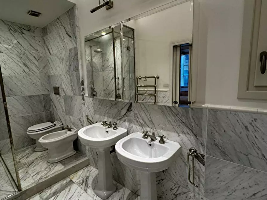 Immagine 6 di Appartamento in affitto  in VIA CALZAIUOLI a Firenze