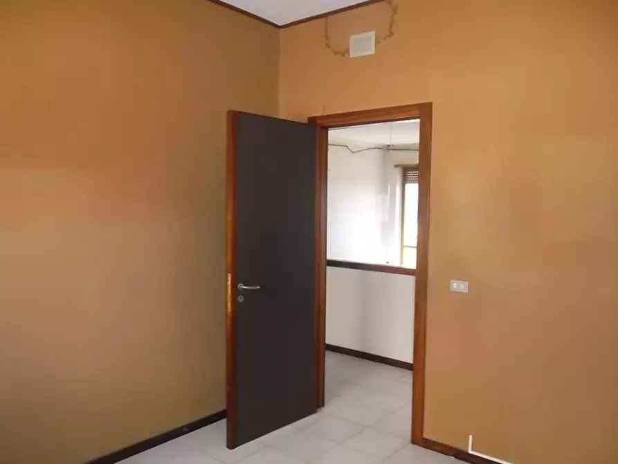 Immagine 9 di Appartamento in vendita  in Viale Italia a Matino