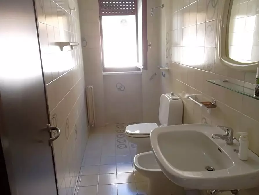 Immagine 12 di Appartamento in vendita  in Viale Italia a Matino