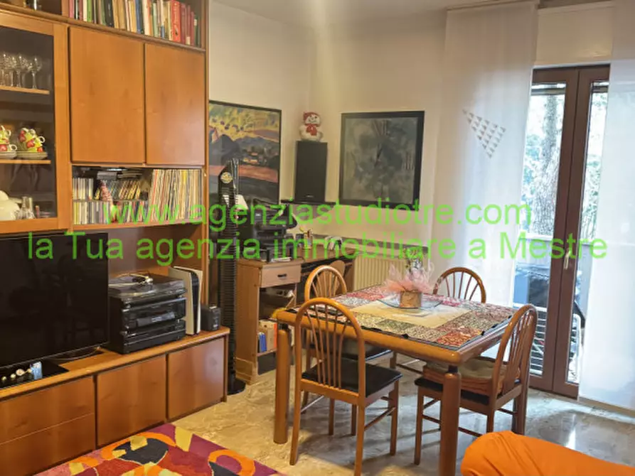Immagine 5 di Appartamento in vendita  in Via Montessori a Venezia