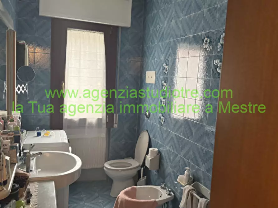 Immagine 11 di Appartamento in vendita  in Via Montessori a Venezia