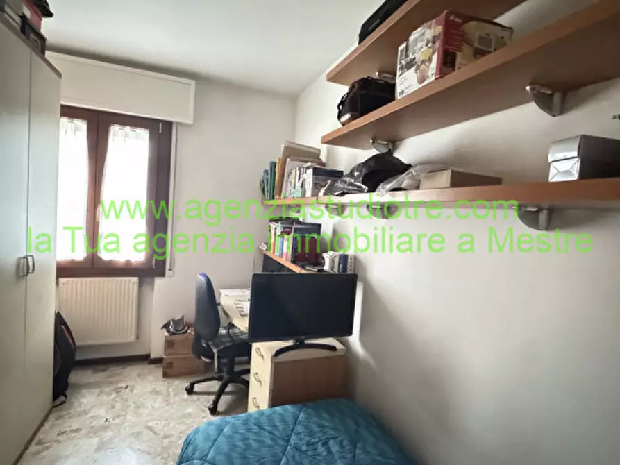 Immagine 15 di Appartamento in vendita  in Via Montessori a Venezia