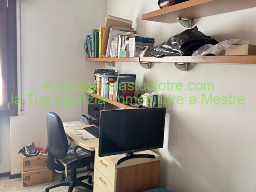 Immagine 17 di Appartamento in vendita  in Via Montessori a Venezia