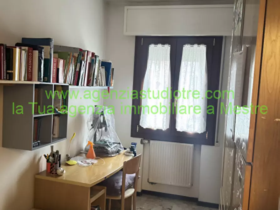 Immagine 18 di Appartamento in vendita  in Via Montessori a Venezia