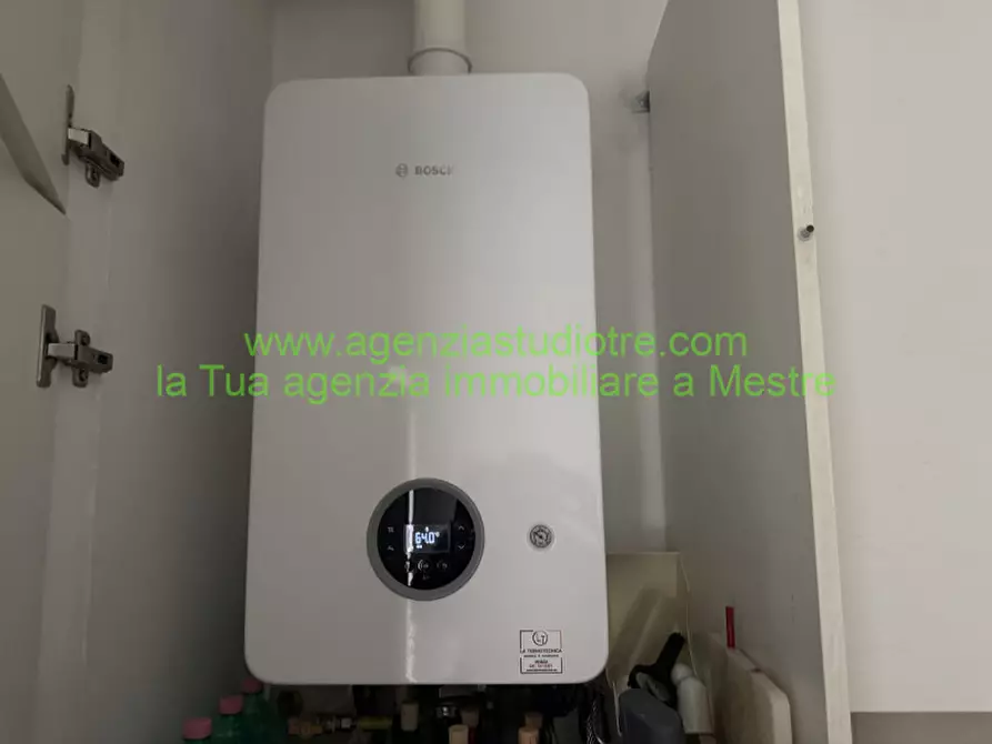 Immagine 21 di Appartamento in vendita  in Via Montessori a Venezia