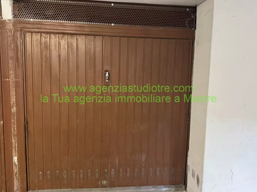 Immagine 23 di Appartamento in vendita  in Via Montessori a Venezia