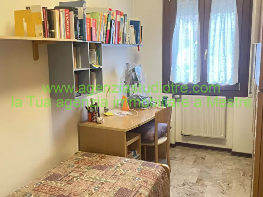 Immagine 31 di Appartamento in vendita  in Via Montessori a Venezia