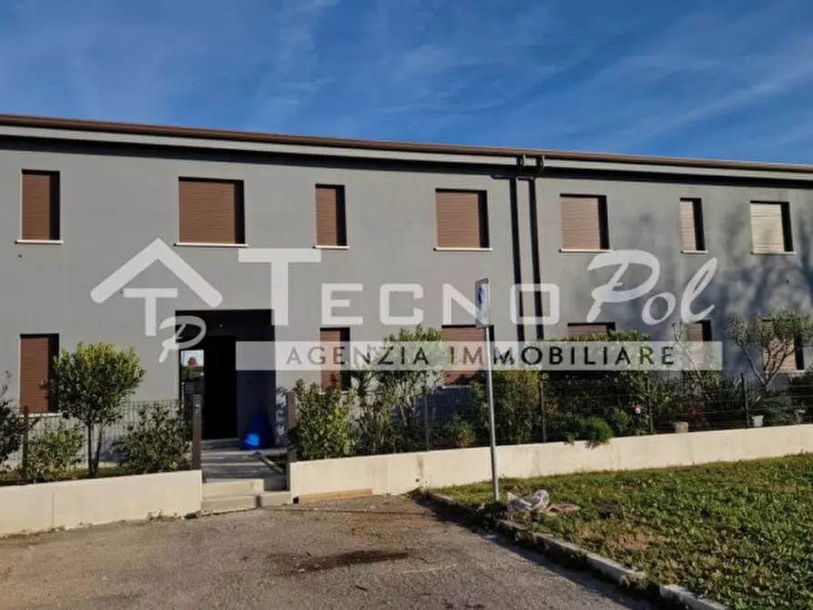 Immagine 4 di Palazzo in vendita  a Campodarsego