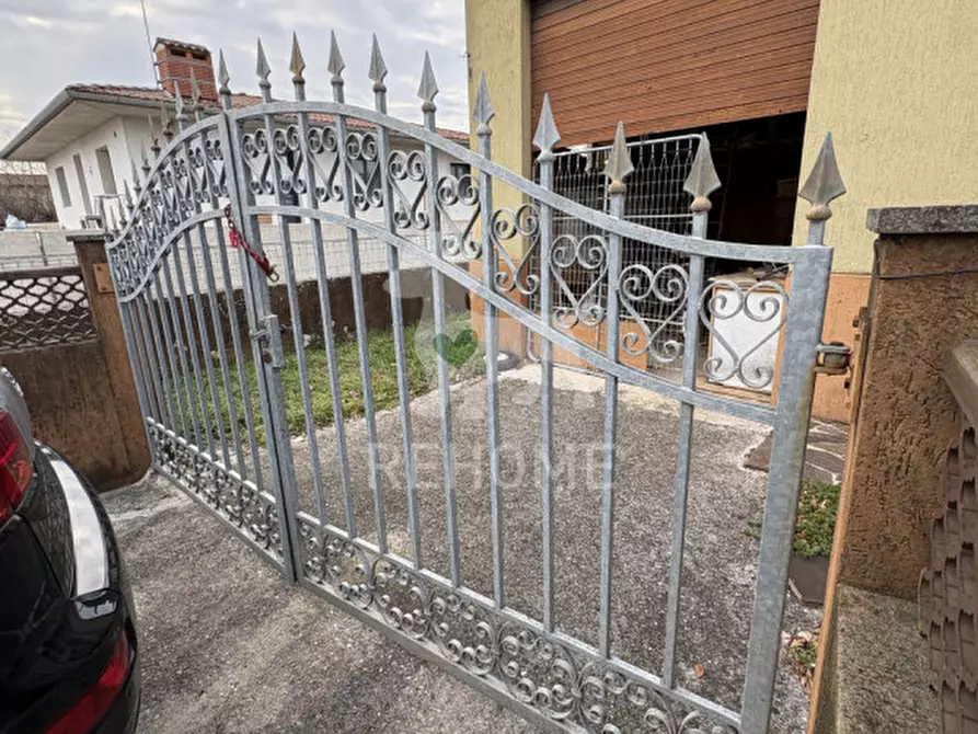 Immagine 3 di Casa bifamiliare in vendita  in Via Santa Barbara, 61 a Campoformido