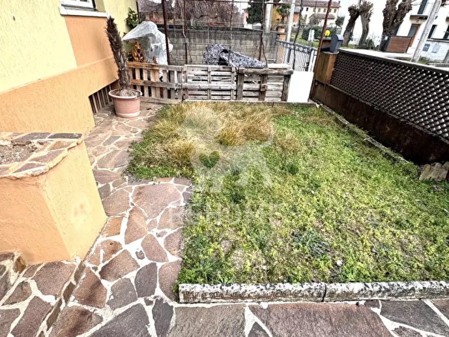Immagine 19 di Casa bifamiliare in vendita  in Via Santa Barbara, 61 a Campoformido