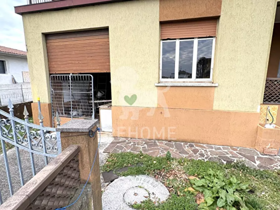 Immagine 23 di Casa bifamiliare in vendita  in Via Santa Barbara, 61 a Campoformido