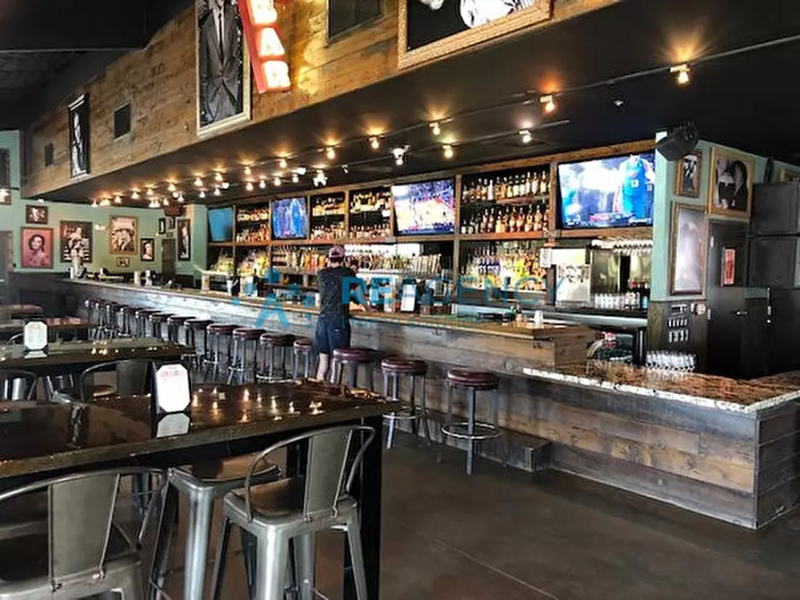 Immagine 3 di Attività commerciale in vendita  a Montecchio Maggiore