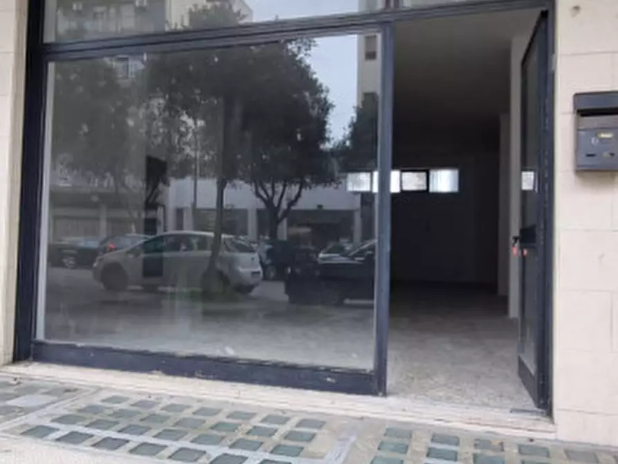 Immagine 11 di Negozio in vendita  in Via Ludovico Ariosto 55 a Lecce