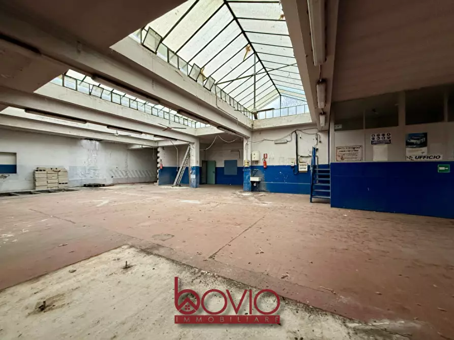 Immagine 2 di Capannone industriale in vendita  in Via La Thuile 70 a Torino