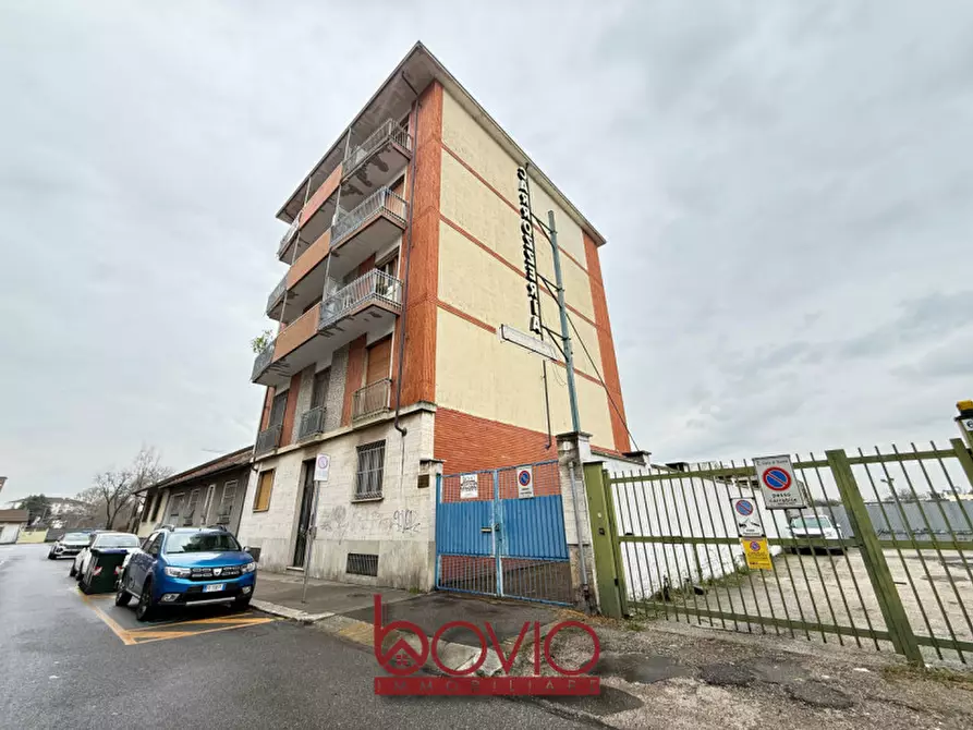 Immagine 2 di Capannone industriale in vendita  in Via La Thuile 70 a Torino