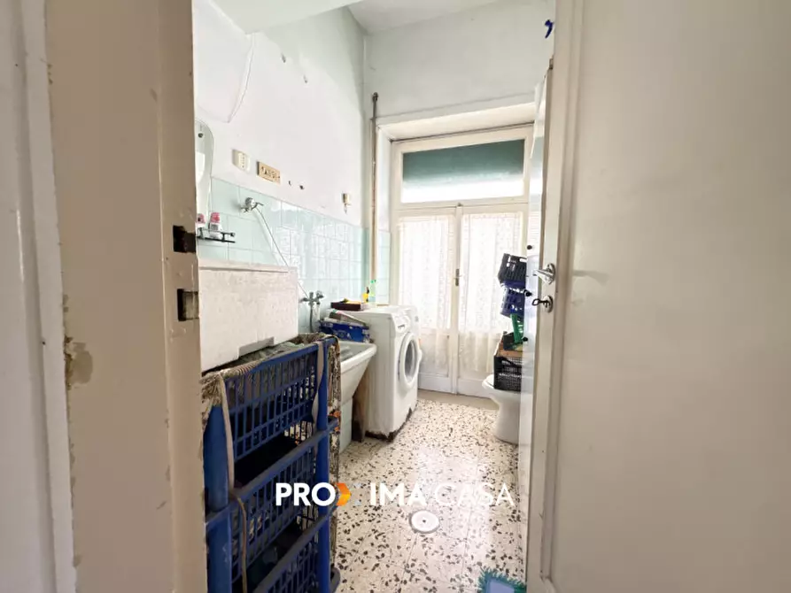 Immagine 19 di Appartamento in vendita  in Via Paolo Vocca 37 a Salerno
