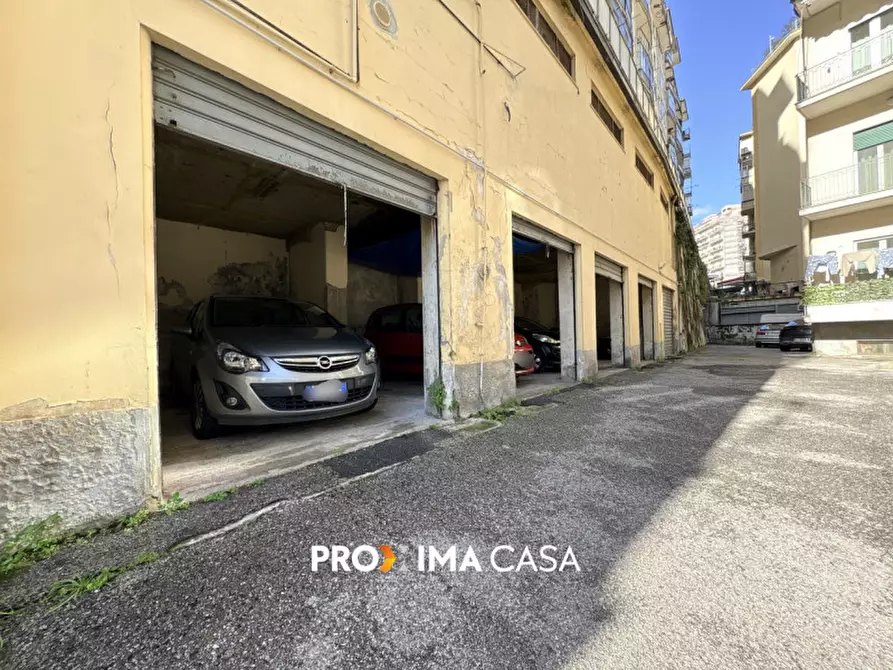 Immagine 50 di Appartamento in vendita  in Via Paolo Vocca 37 a Salerno