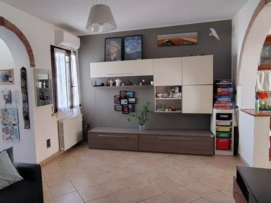 Immagine 3 di Casa bifamiliare in vendita  a Luzzara