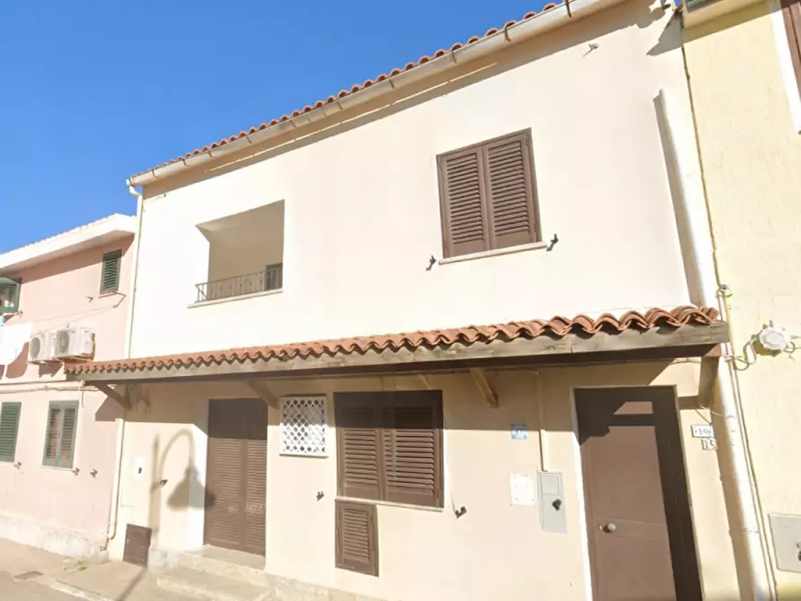 Immagine 1 di Appartamento in vendita  in VIA GIOVANNI DA VERRAZZANO n. 17 a Golfo Aranci