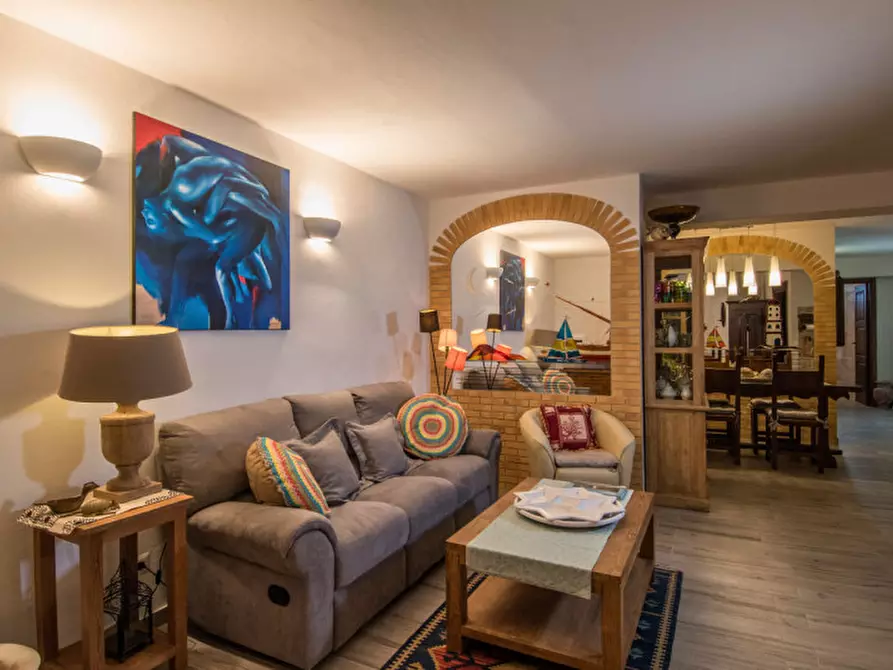 Immagine 2 di Appartamento in vendita  in VIA GIOVANNI DA VERRAZZANO n. 17 a Golfo Aranci