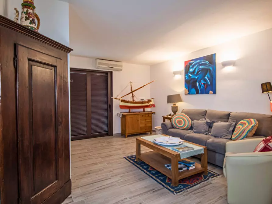 Immagine 3 di Appartamento in vendita  in VIA GIOVANNI DA VERRAZZANO n. 17 a Golfo Aranci