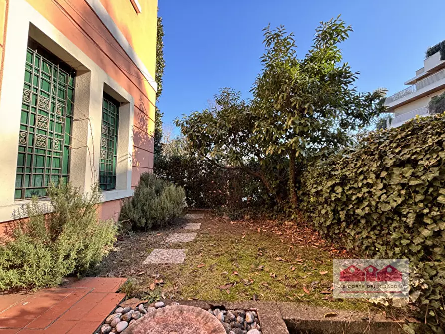 Immagine 22 di Appartamento in affitto  in Via Petrarca 37 a Vicenza