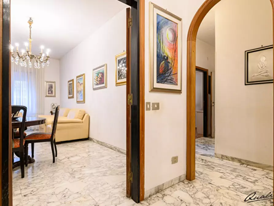 Immagine 2 di Appartamento in vendita  in Via Piegaro a Roma