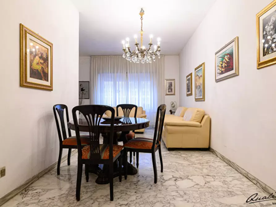 Immagine 3 di Appartamento in vendita  in Via Piegaro a Roma