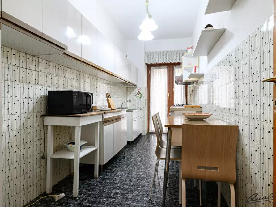 Immagine 12 di Appartamento in vendita  in Via Piegaro a Roma