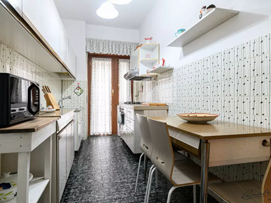 Immagine 13 di Appartamento in vendita  in Via Piegaro a Roma