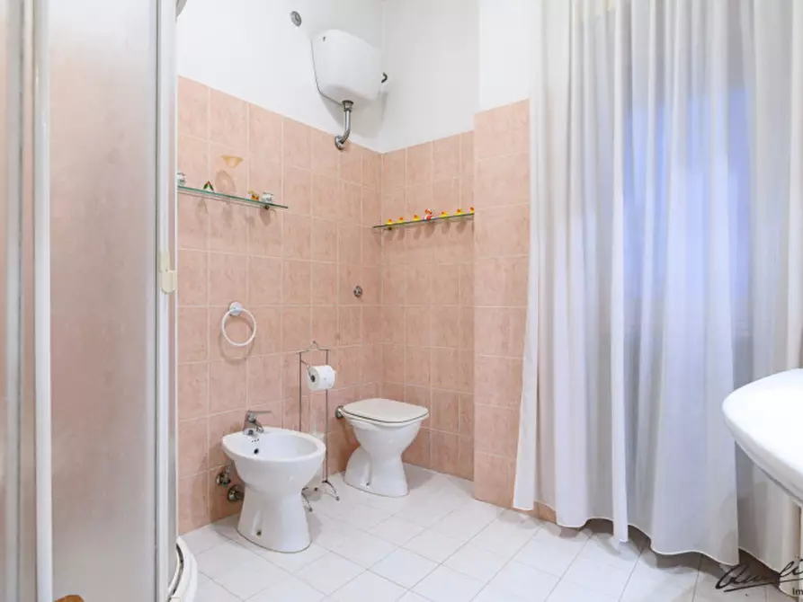 Immagine 19 di Appartamento in vendita  in Via Piegaro a Roma