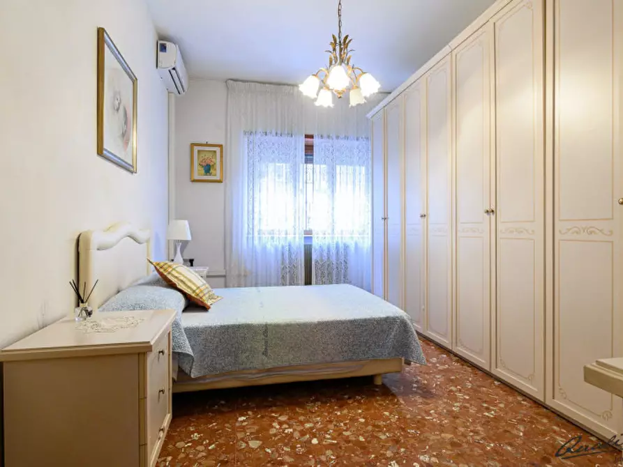 Immagine 24 di Appartamento in vendita  in Via Piegaro a Roma