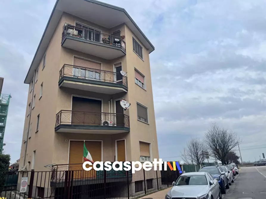 Immagine 1 di Appartamento in vendita  in Via Europa a Rozzano